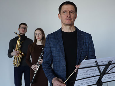 Слышать руками